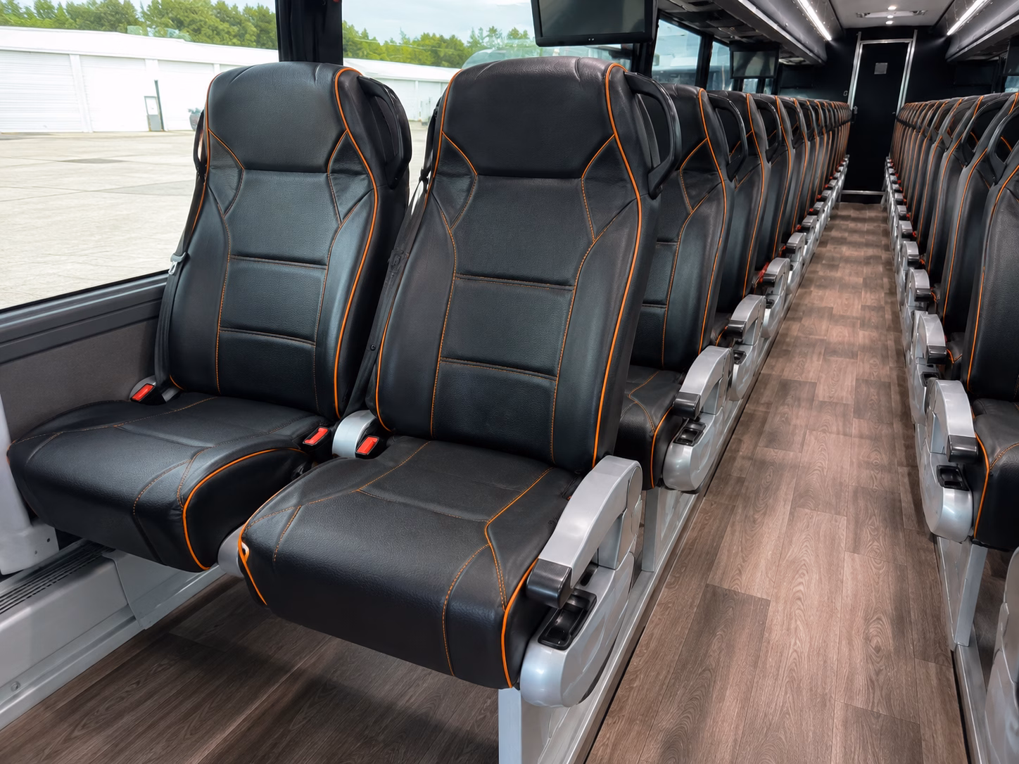 lodi wine country buses from modesto to tasting rooms along turner road and harney lane